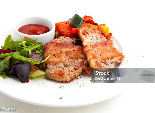 Foto de Carne Com Legumes e mais fotos de stock de Almoço - Almoço, Bife, Carne