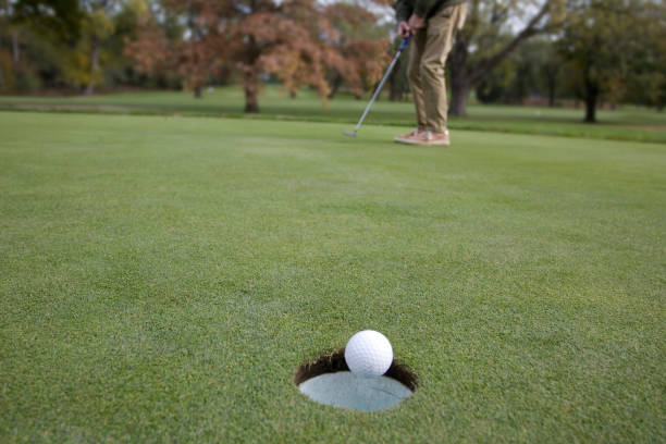 istock Putting success on very long putt 1786120657