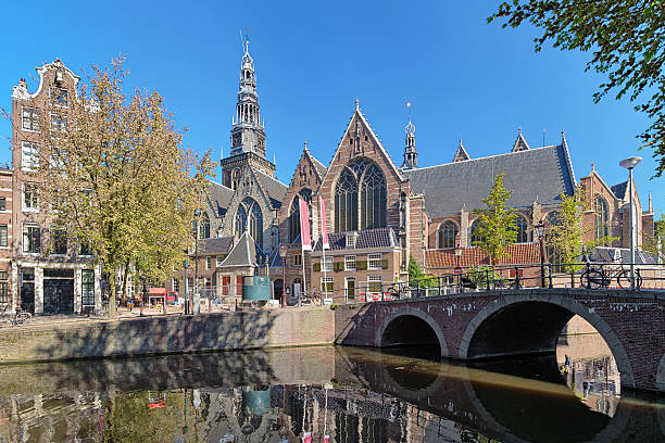 istock Oude Kerk in Amsterdam, Netherlands 178613156