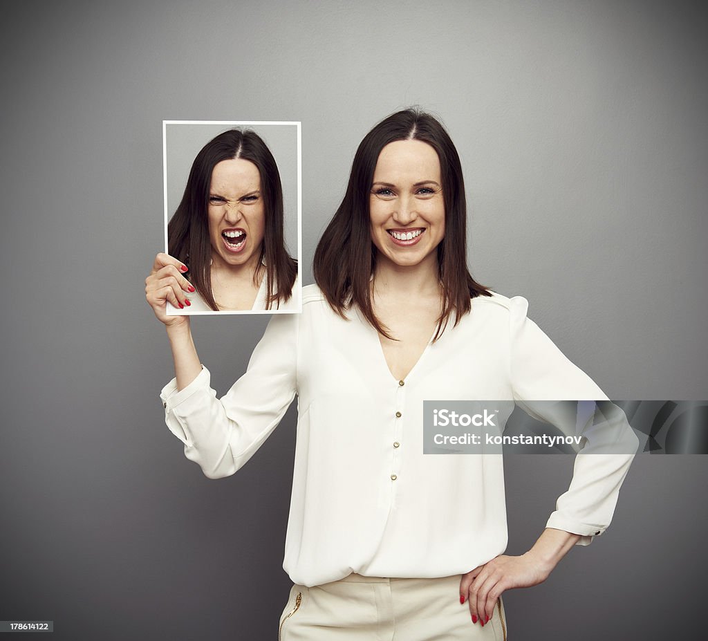 smiley mulher irritado por dentro - Foto de stock de Adulto royalty-free