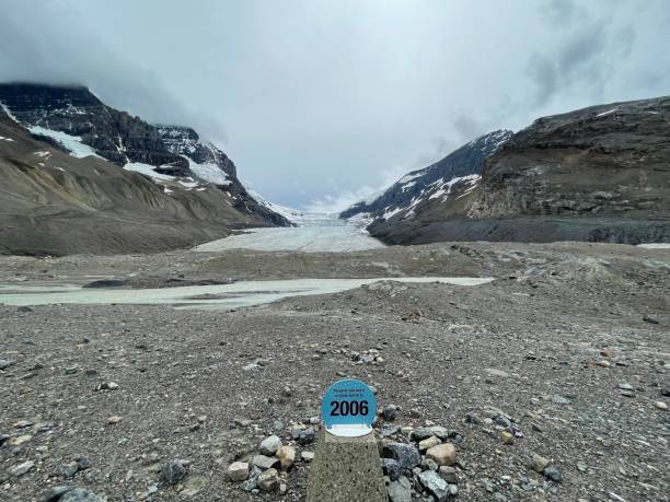 istock Columbia Icefield in Jasper National Park 1786168849