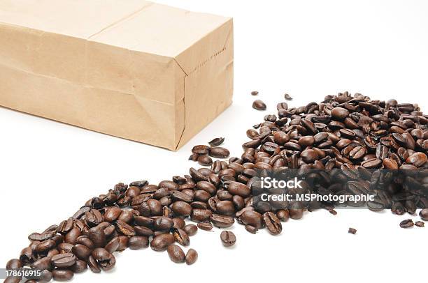 Утечка Кофе — стоковые фотографии и другие картинки Без людей - Без людей, Белый, Горизонтальный