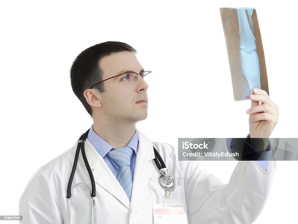 Porträt eines Arztes mit einem Röntgenbild. - Lizenzfrei Abzeichen Stock-Foto