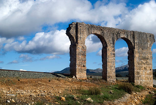 istock Ruins of a Roman aqueduct 178618000