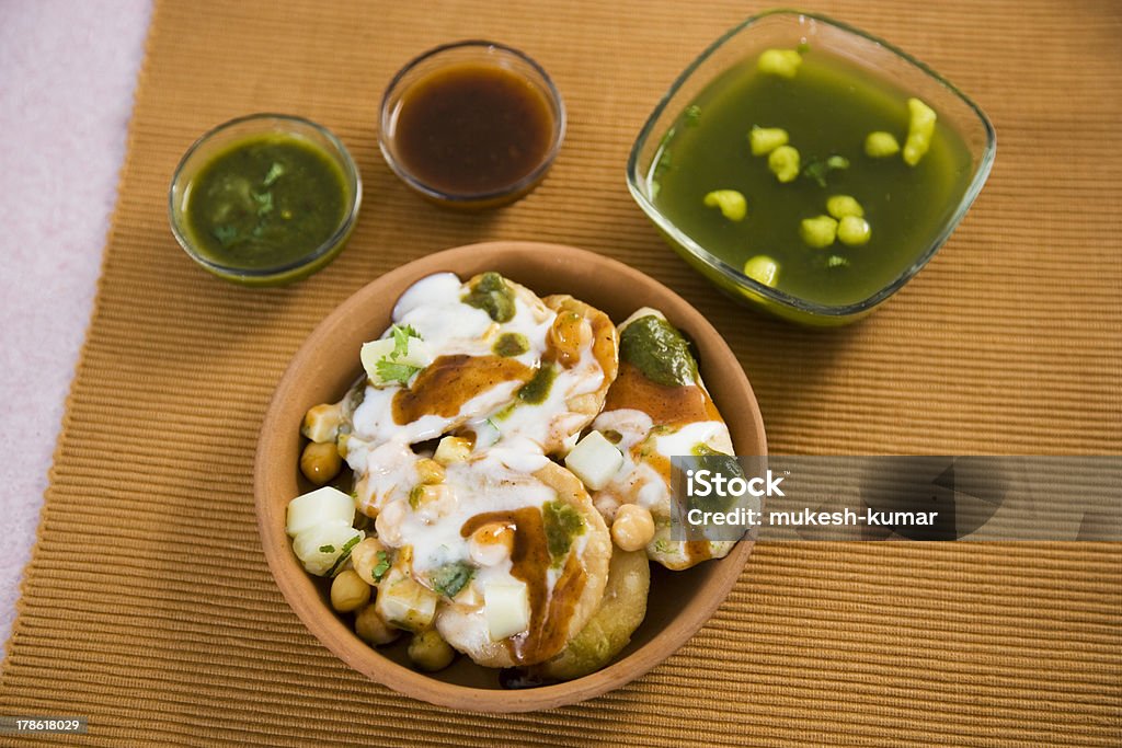 Dahi Bhalle Chaat ou recheadas Panipuri - Royalty-free Batatas Preparadas Foto de stock