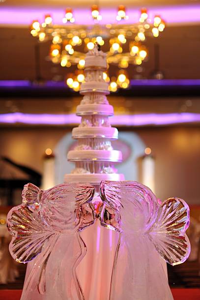 scultura di ghiaccio a nozze - ice carving sculpture chisel foto e immagini stock