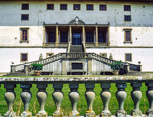 artimino, villa medicea - villa italian culture facade ornamental garden zdjęcia i obrazy z banku zdjęć