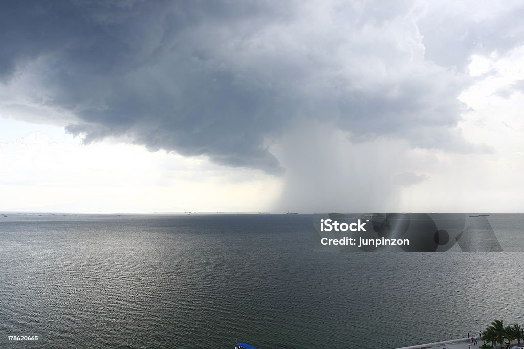 Tempestade no mar - Foto de stock de Filipinas royalty-free