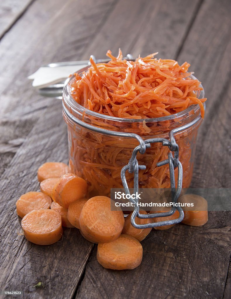 Frisch zubereiteten Karotten-Salat - Lizenzfrei Fotografie Stock-Foto
