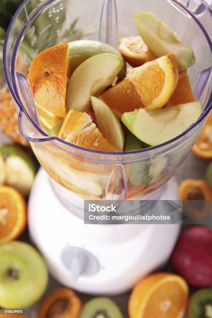Блендер с фруктами - Стоковые фото Абрикос роялти-фри