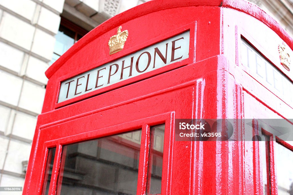 Традиционные красные телефонные коробки - Стоковые фото Англия роялти-фри