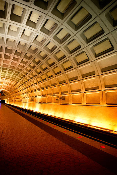 washington dc metro - vertical washington dc usa station imagens e fotografias de stock