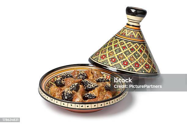 Marocchina Piatto Con Carne E Bordeaux - Fotografie stock e altre immagini di Tajine - Tajine, Cultura marocchina, Marocco