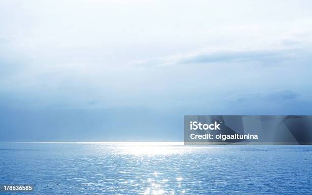 Bellissimo Paesaggio Marino Blu - Immagini vettoriali stock e altre immagini di Mare - Mare, Orizzonte, Ambientazione tranquilla