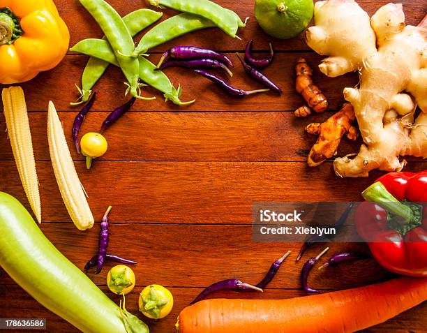 Verdure Frame - Fotografie stock e altre immagini di Alimentazione sana - Alimentazione sana, Ambientazione interna, Carota