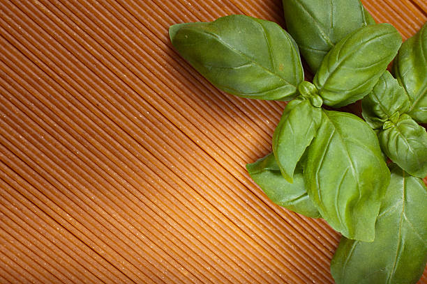 italian whole wheat pasta with tomatoes and basil