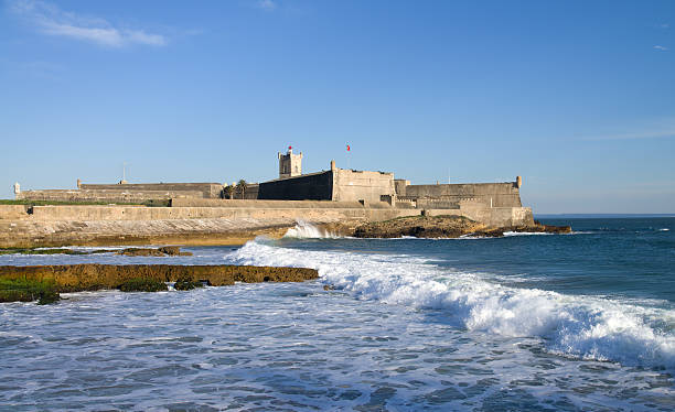istock Sao Juliao da Barra fort 178638344