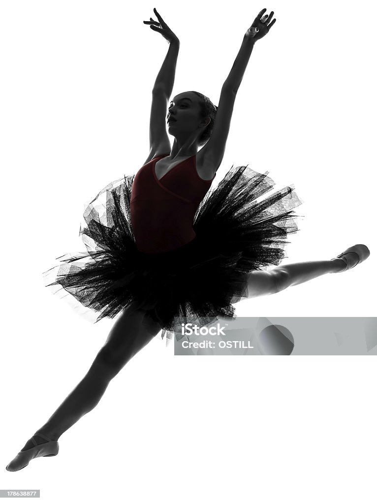 若い女性のバレリーナバレエダンサーダンス - 1人のロイヤリティフリーストックフォト