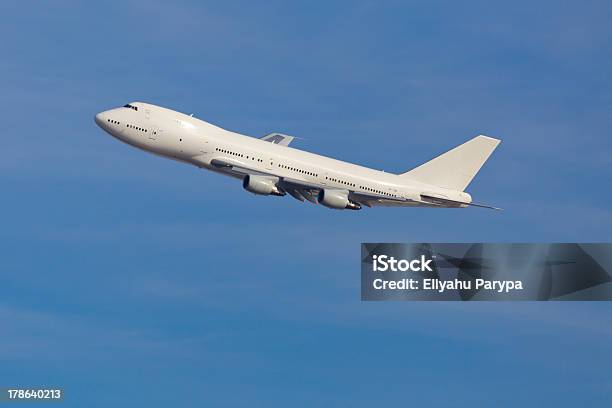 Jumbojet - Fotografie stock e altre immagini di Aereo di linea - Aereo di linea, Aeroplano, Aeroporto