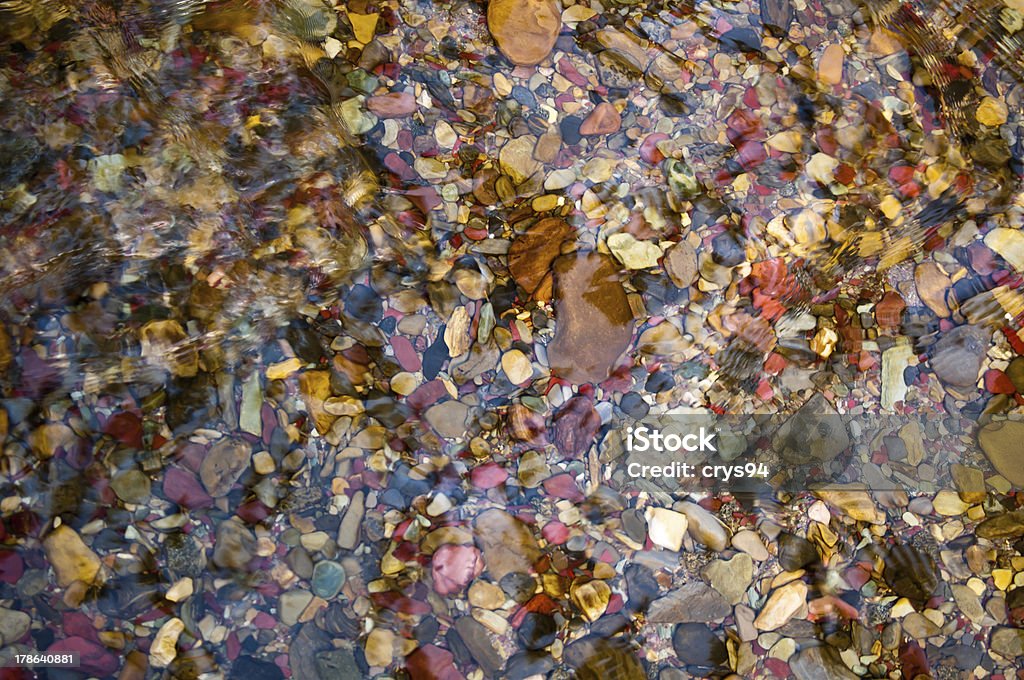 Colorido pedras na água limpa - Royalty-free Ao Ar Livre Foto de stock