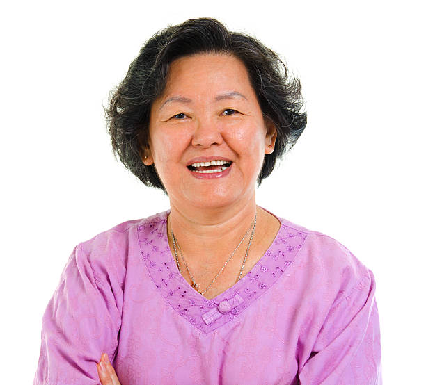 ältere asiatische frau - senior citizen woman stock-fotos und bilder