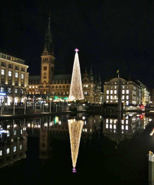 istock Christmasmarket in Hamburg 1786417218