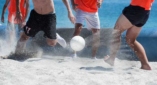 ビーチサッカー - beach football ストックフォトと画像