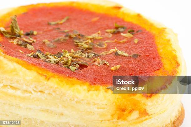 Volauvent Mit Tomate Und Oregano Stockfoto und mehr Bilder von Ausbackteig - Ausbackteig, Backen, Bäcker