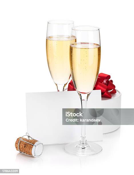 Champagnergläser Leere Karte Und Geschenk Stockfoto und mehr Bilder von Alkoholisches Getränk - Alkoholisches Getränk, Champagnerglas, Feiern