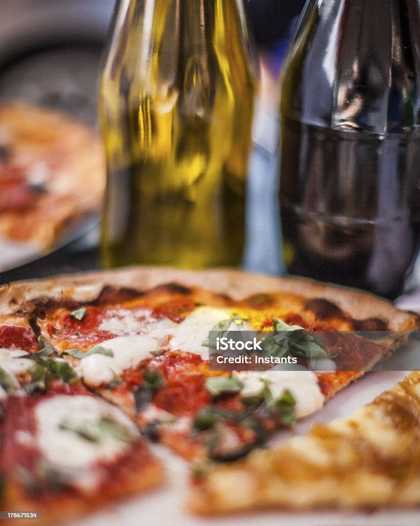 Pizza - Foto de stock de Aceite de oliva libre de derechos