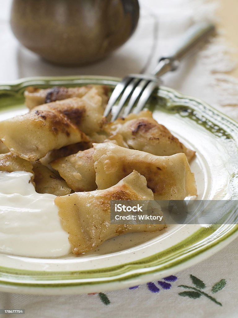 ravioli fritto - Foto stock royalty-free di Cena