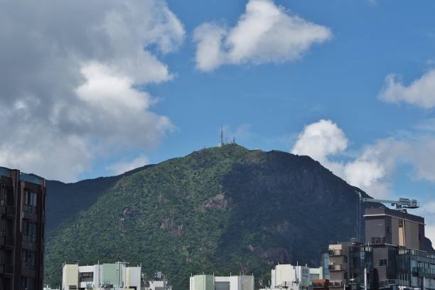 山の上のレーダーステーション , 香港 - kowloon peninsula audio ストックフォトと画像