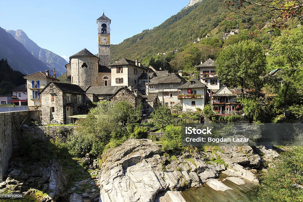 Lavertezzo, Verzasca Valley, Szwajcaria - Zbiór zdjęć royalty-free (Szwajcaria)