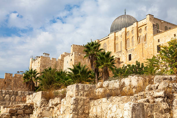 Al Aksa mosque, Jerusalem View of old city wall of Jerusalem with Al Aksa mosque al aksa stock pictures, royalty-free photos & images