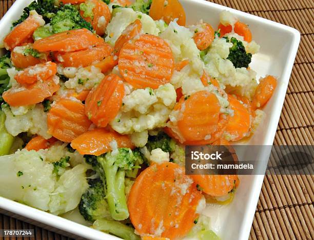 Verdure Cotte - Fotografie stock e altre immagini di Alimentazione sana - Alimentazione sana, Broccolo, Carota