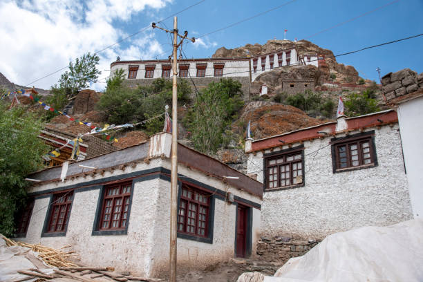 o monastério de hemis é um mosteiro budista do himalaia (gompa) da linhagem drukpa, em hemis, ladakh, índia - tibet monk architecture india - fotografias e filmes do acervo