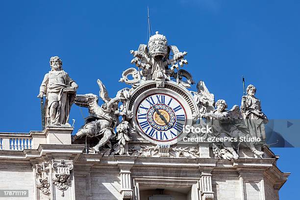 クロックの上部に St Peters Basilica - サンピエトロ寺院のストックフォトや画像を多数ご用意 - サンピエトロ寺院, 時計, イタリア