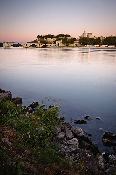 avignone, francia - rhone bridge foto e immagini stock