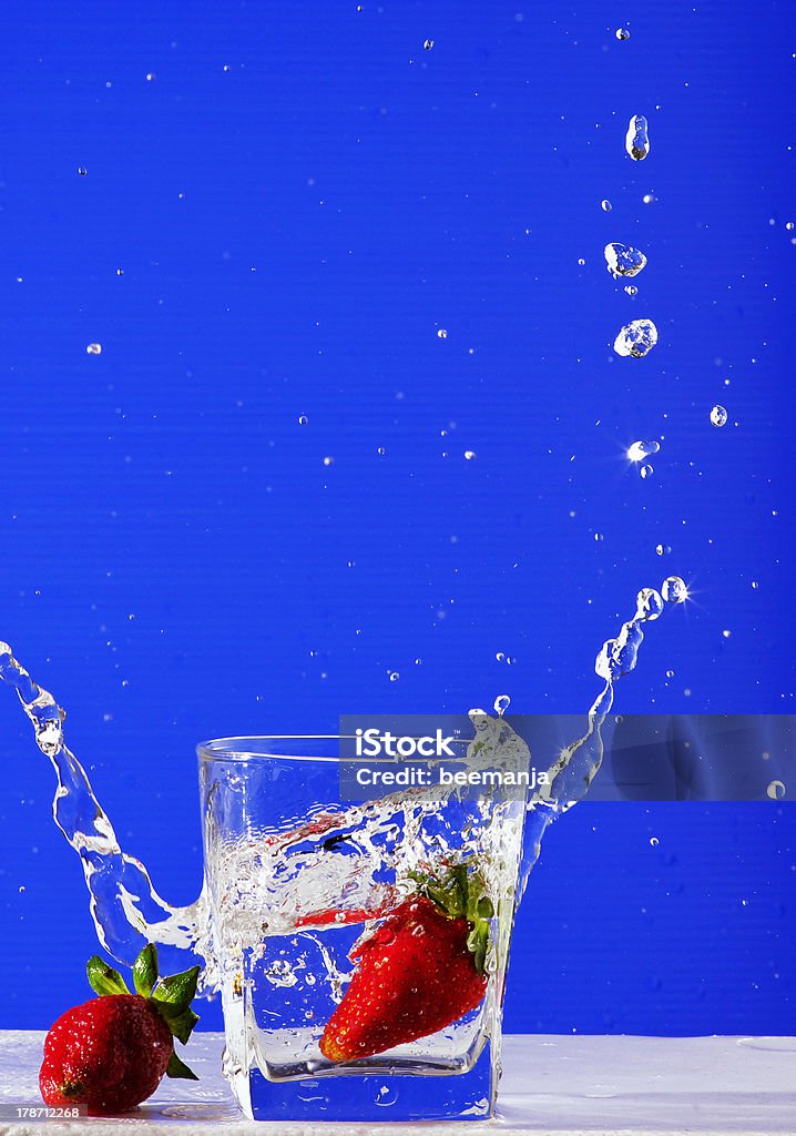 Клубничный в воде - Стоковые фото Антиоксидант роялти-фри