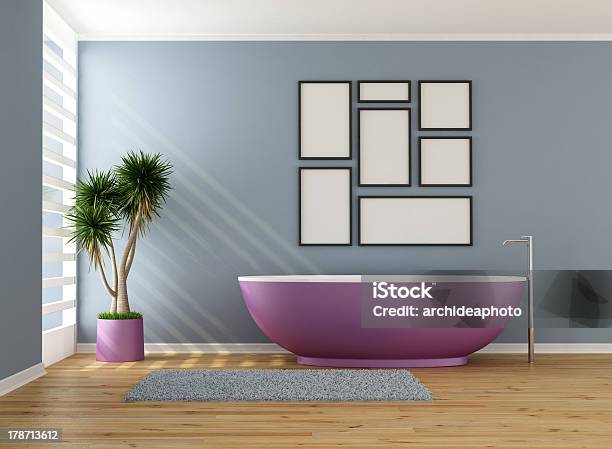 Голубая Ванная Комната С Ванной Фиолетовый — стоковые фотографии и другие картинки Без людей - Без людей, В помещении, В стиле минимализма