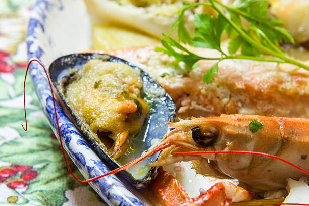 istock Mussels and shrimp 178715306