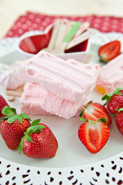 istock Homemade strawberry popsicles 178715923
