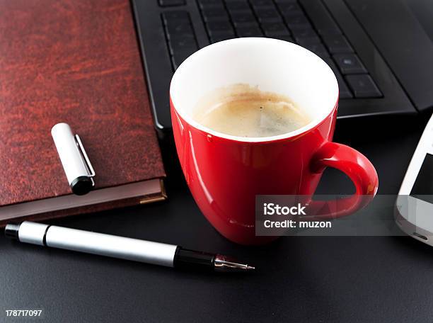 Foto de Xícara De Café E Objetos Para Negócios e mais fotos de stock de Acordar - Acordar, Agenda, Arranjar