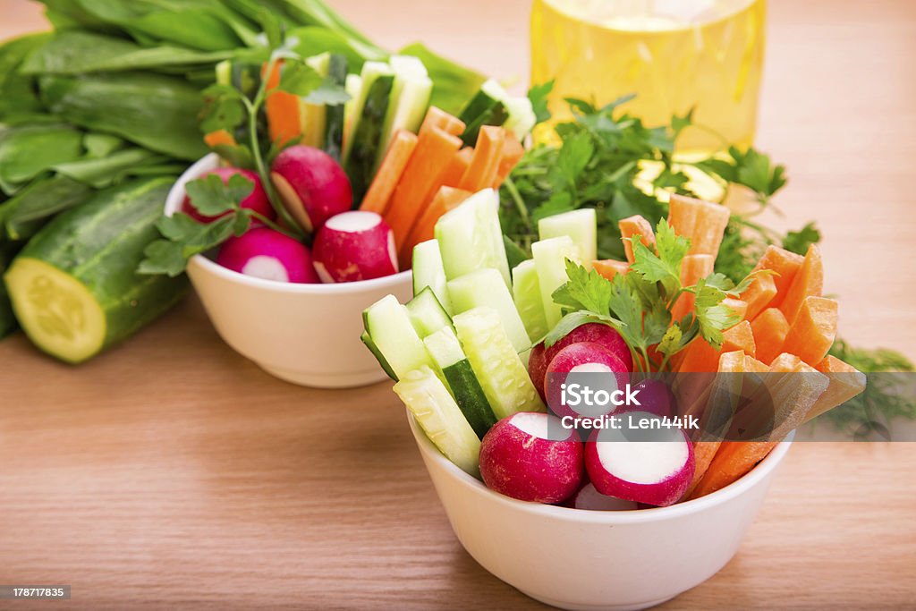 Frisches Gemüse zu essen - Lizenzfrei Abnehmen Stock-Foto
