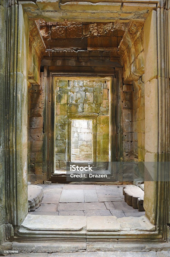 Templo de Angkor Wat ruinas en Siem Reap, Camboya la humanidad de la UNESCO sitio - Foto de stock de Adulación libre de derechos