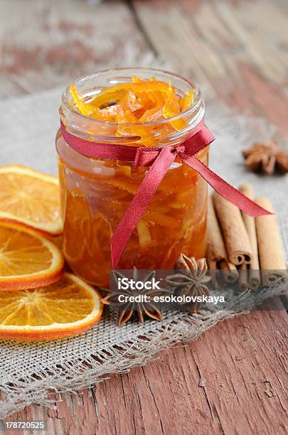 Hausgemachte Kandierte Peelings Orange Jam In Glas Jar Stockfoto und mehr Bilder von Kandierte Frucht