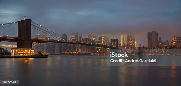 Ponte Di Brooklyn E Manhattan New York - Fotografie stock e altre immagini di Acqua - Acqua, Ambientazione esterna, Architettura