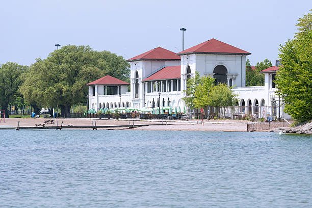istock Toronto Lake Ontario Beach historic Pavilion 178726399