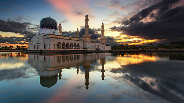 istock Sunrise at City Mosque 178726855