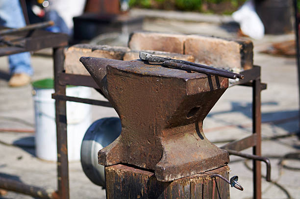 istock Anvil and tongs. 178727600